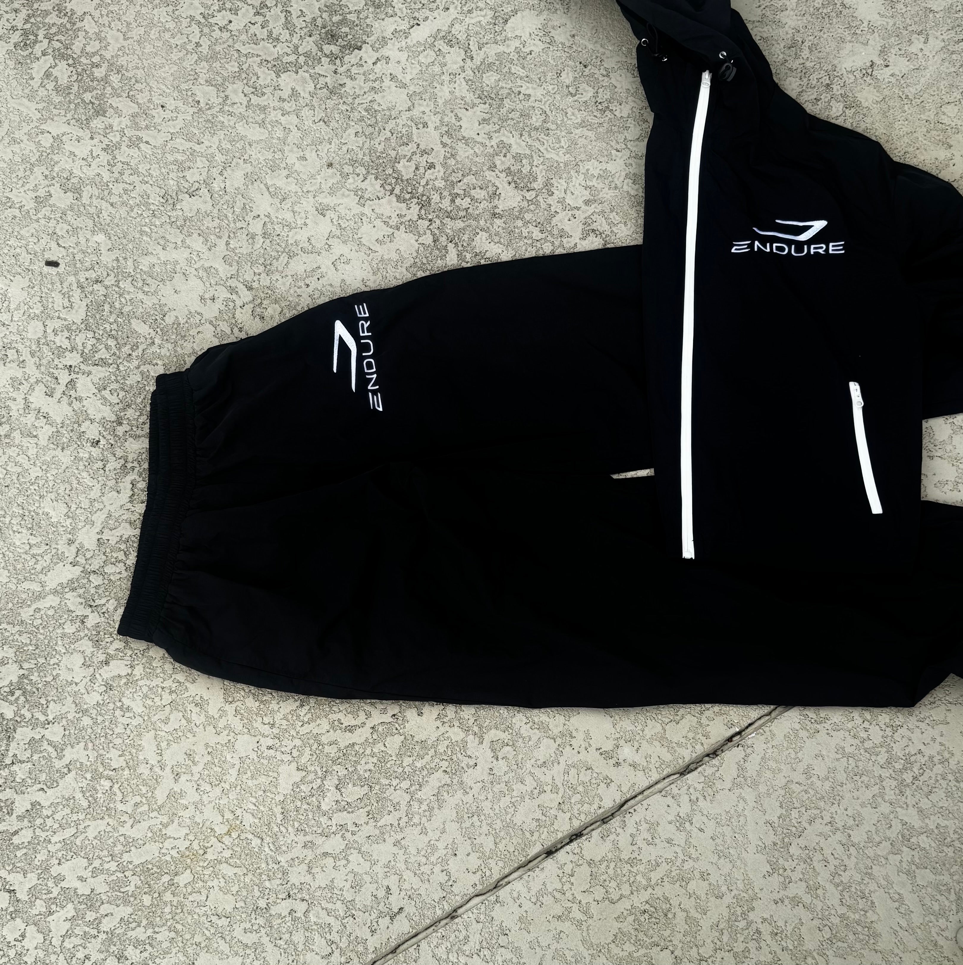 Black Endure Lightweight Set